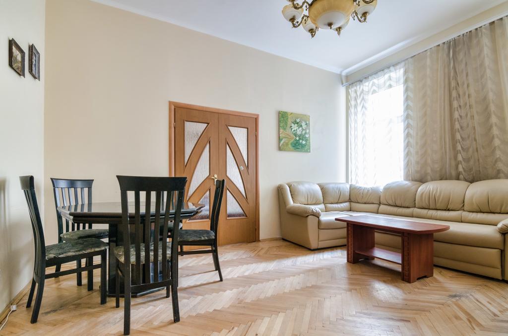 Leogrand Apartments Teodora 3 Lviv Eksteriør billede